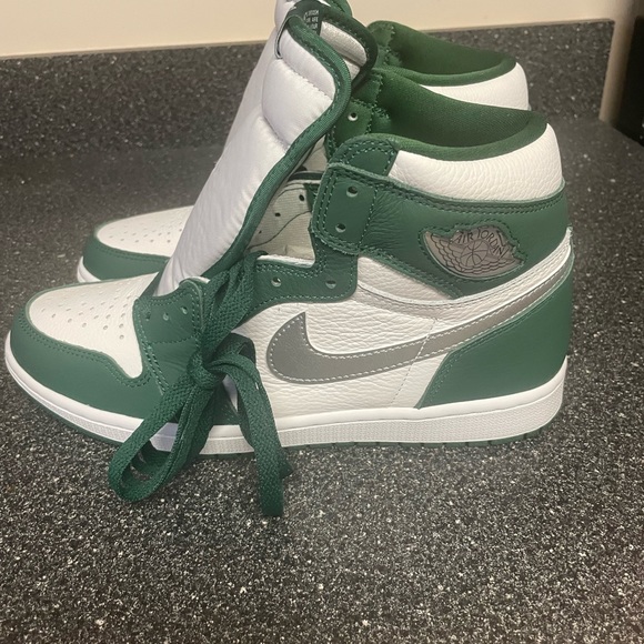 Jordan 1 OG size 10 DS - Picture 6 of 10